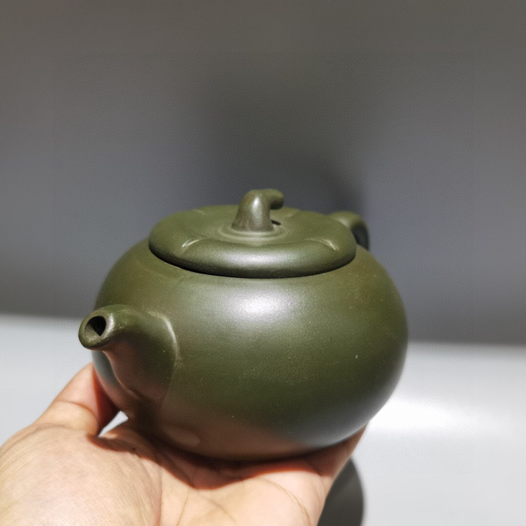 【蔵友館蔵品・紫砂壺・柿圓壺・顧景舟款・綠泥】・茶具・茶道品・希少珍品・賞物・中国古美術_画像2