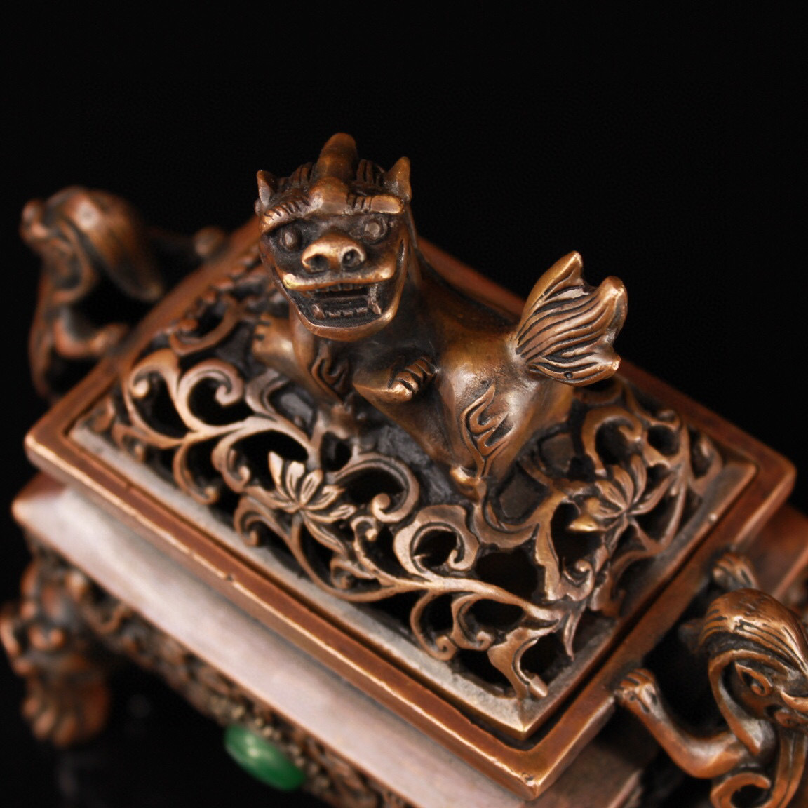 蔵友館蔵品・銅製・寶石嵌・雙龍耳・獅蓋四足熏香炉】・希少珍品 蔵友館蔵品・銅製・寶石嵌・雙龍耳・獅蓋四足熏香炉】・希少珍品