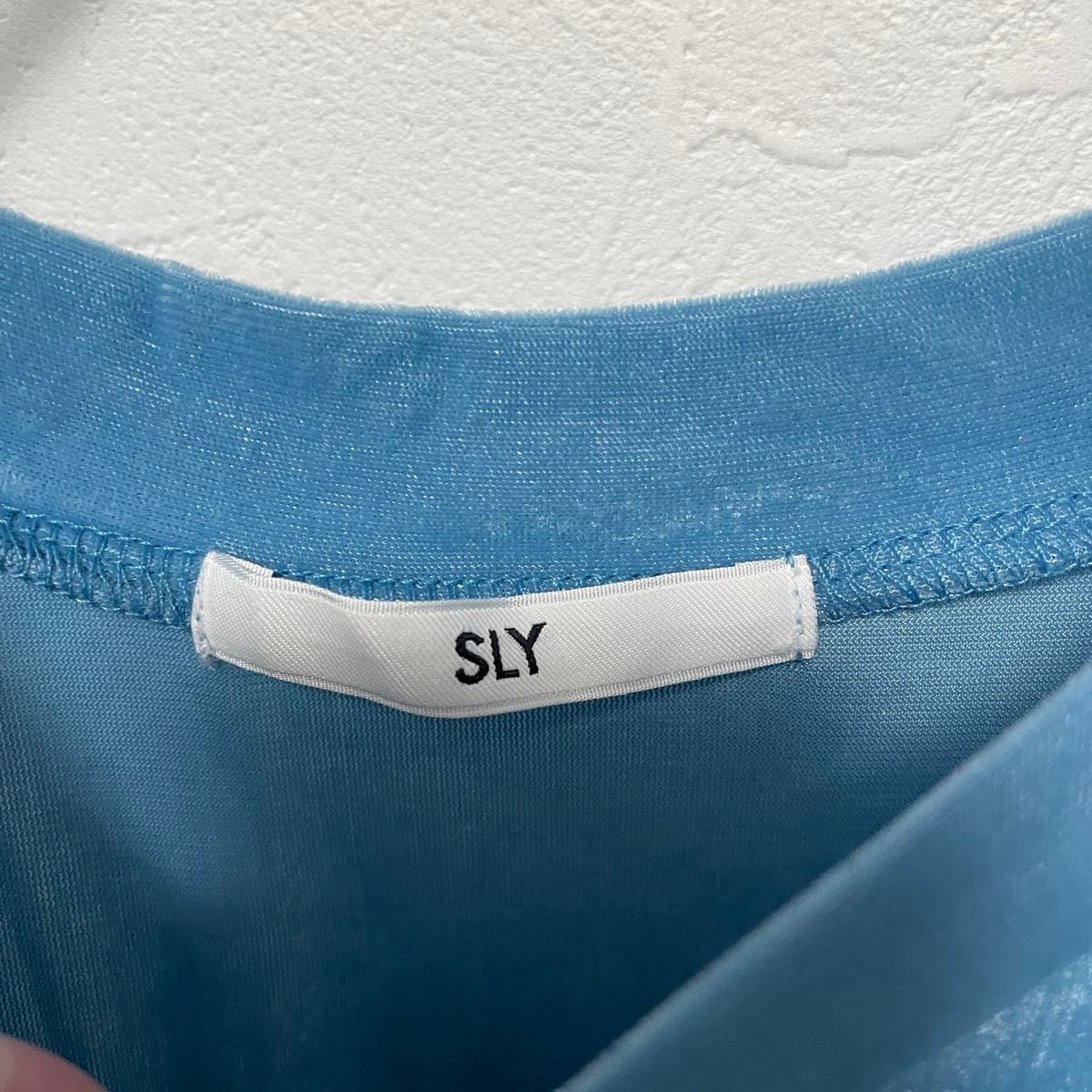 SLY スライ　VELOUR TINY Tシャツ　ベロア　トップス　ブルー　半袖　おしゃれ　可愛い