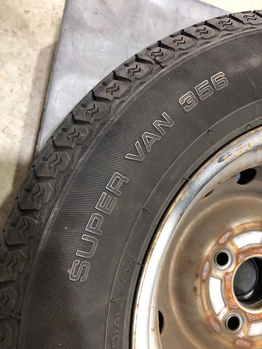 228 O【中古】ヨコハマタイヤ 軽トラック軽バン向けタイヤ4本セット リム12in タイヤ幅145mm 145/80R12 80/78N LTの画像9