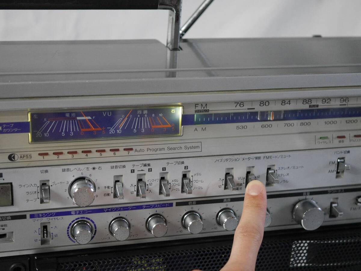 SHARP GF-999 Super Woofer搭載 THE SEARCHER-W 999 FM/AMラジオ付きステレオテープレコーダー シャープ ダブルラジカセ 現状動作品の画像3