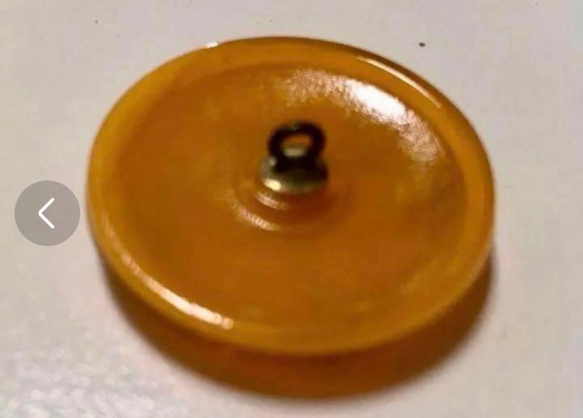 ハンドメイド　チェコ　ガラスボタン　とんぼレリーフ　オレンジ　ハンドペイント　直径３センチ 手芸用品