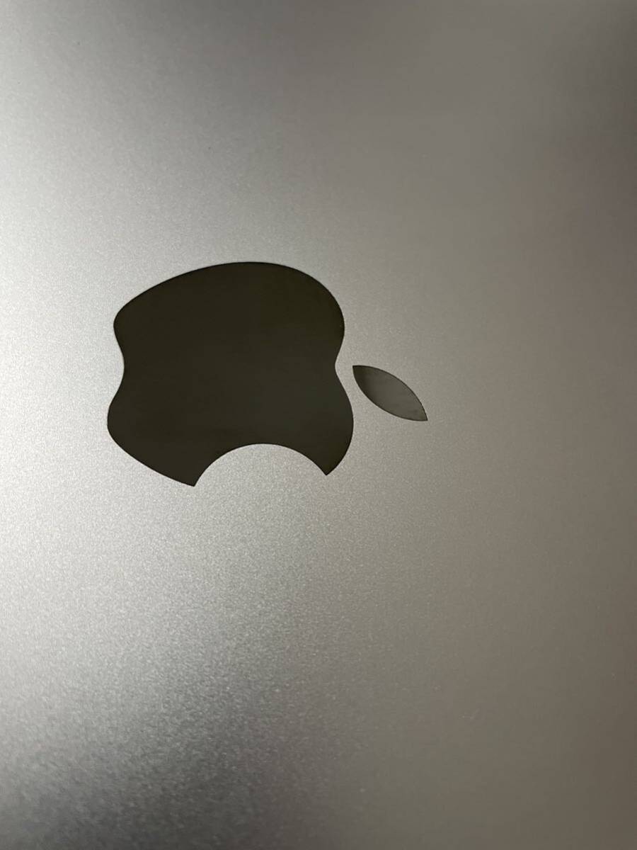 【中古】Apple MacBook Air 13インチ 2022 M2 8GB 256GB FLXY3J/A 整備品 充放電回数10回 100% A2681_画像5