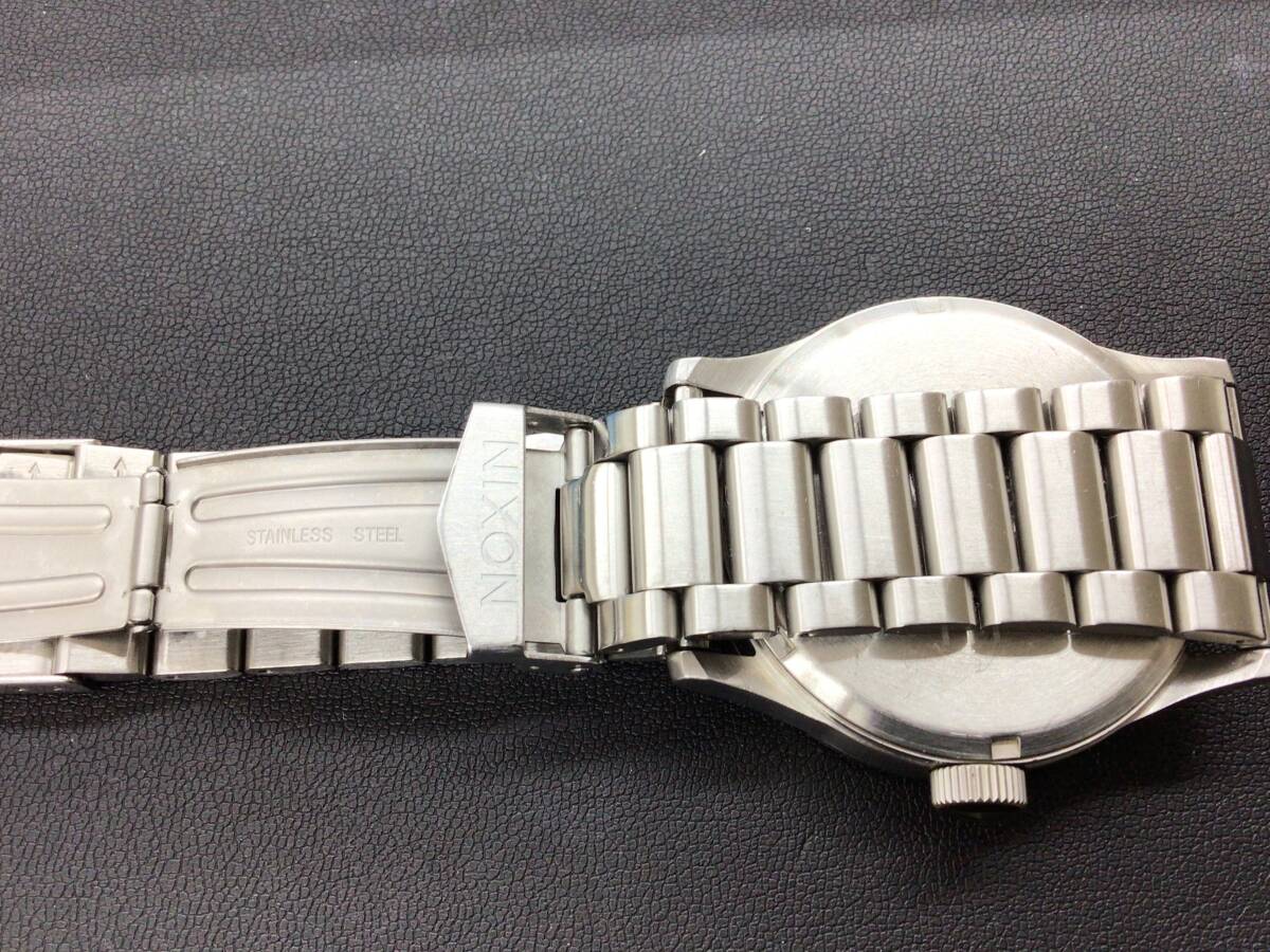 ★ 良品 ★ NIXON ニクソン クォーツ デイデイト 腕時計 ブラック 文字盤 稼動品の画像5