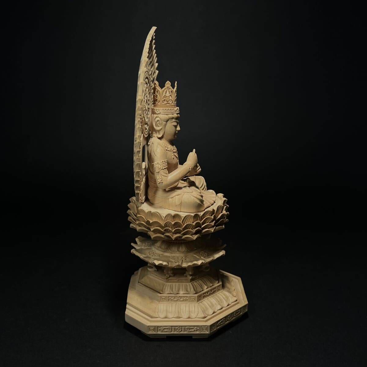 大日如来座像　木彫仏像　極上彫　八角台座　仏教美術　高さ26cm 重さ352g_画像4