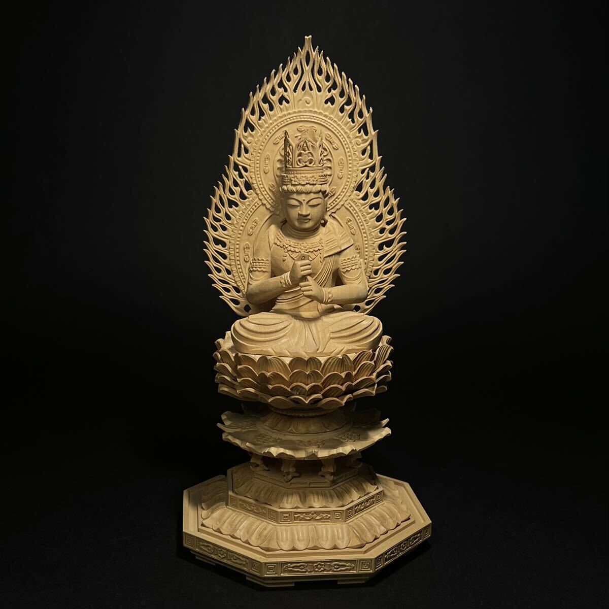 大日如来座像　木彫仏像　極上彫　八角台座　仏教美術　高さ26cm 重さ352g_画像2
