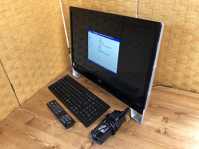 TTG40332相 富士通 一体型PC FMVWA3F1BD Core i7-6700T メモリ8GB HDD1TB 現状品 直接お渡し歓迎_画像1