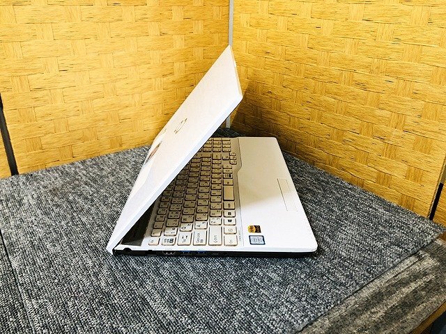 SKG42261相 富士通 FMVA53C2W Core i7-8550U メモリ8GB HDD1TB 現状品 直接お渡し歓迎の画像6