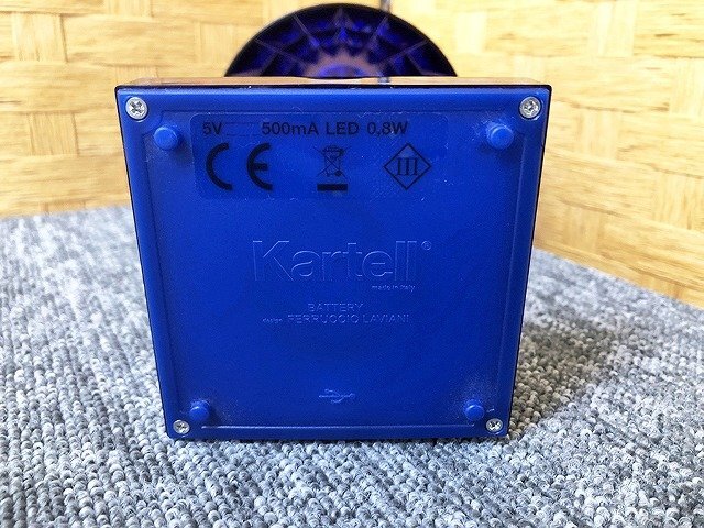SKG03278相 ★ほぼ未使用★ Kartell カルテル 充電型LEDテーブルランプ ブルー 直接お渡し歓迎の画像5