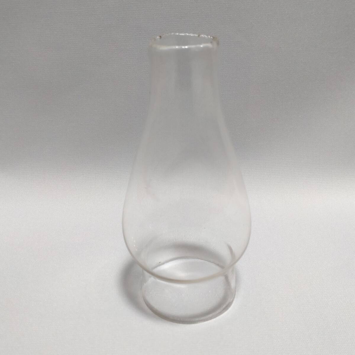 オイルランプのホヤ ガラス製 古硝子 気泡硝子 古道具 レトロ 直径約70㎜ 高さ約148㎜ 口径（内径）上部約28㎜ 下部約54㎜ 【3460】_画像1