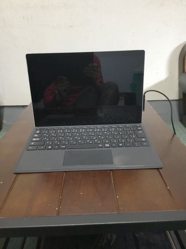 中古☆Surface Pro 12インチ 1724（４）ノートパソコン　４GB 128GB　Windows１１　_画像1