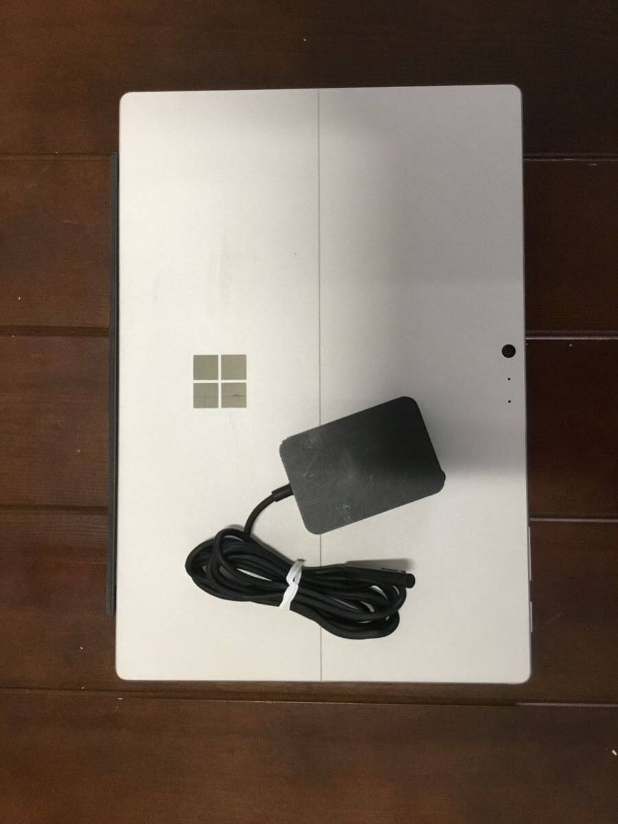 中古☆Surface Pro 12インチ 1724（１４）ノートパソコン　４GB 128GB　Windows１１　_画像2