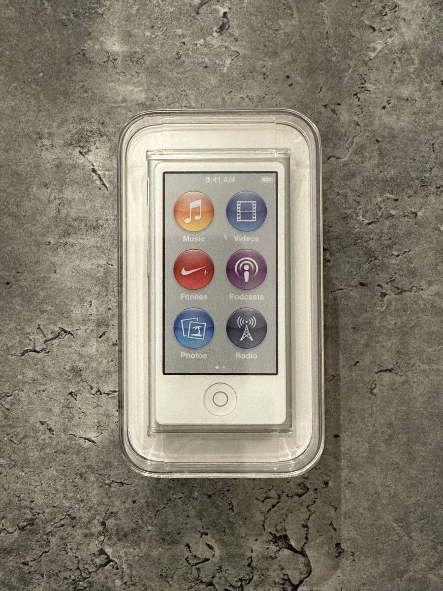 iPod nano 16GB MD480J/A 第7世代 シルバー 新品 未開封の画像1