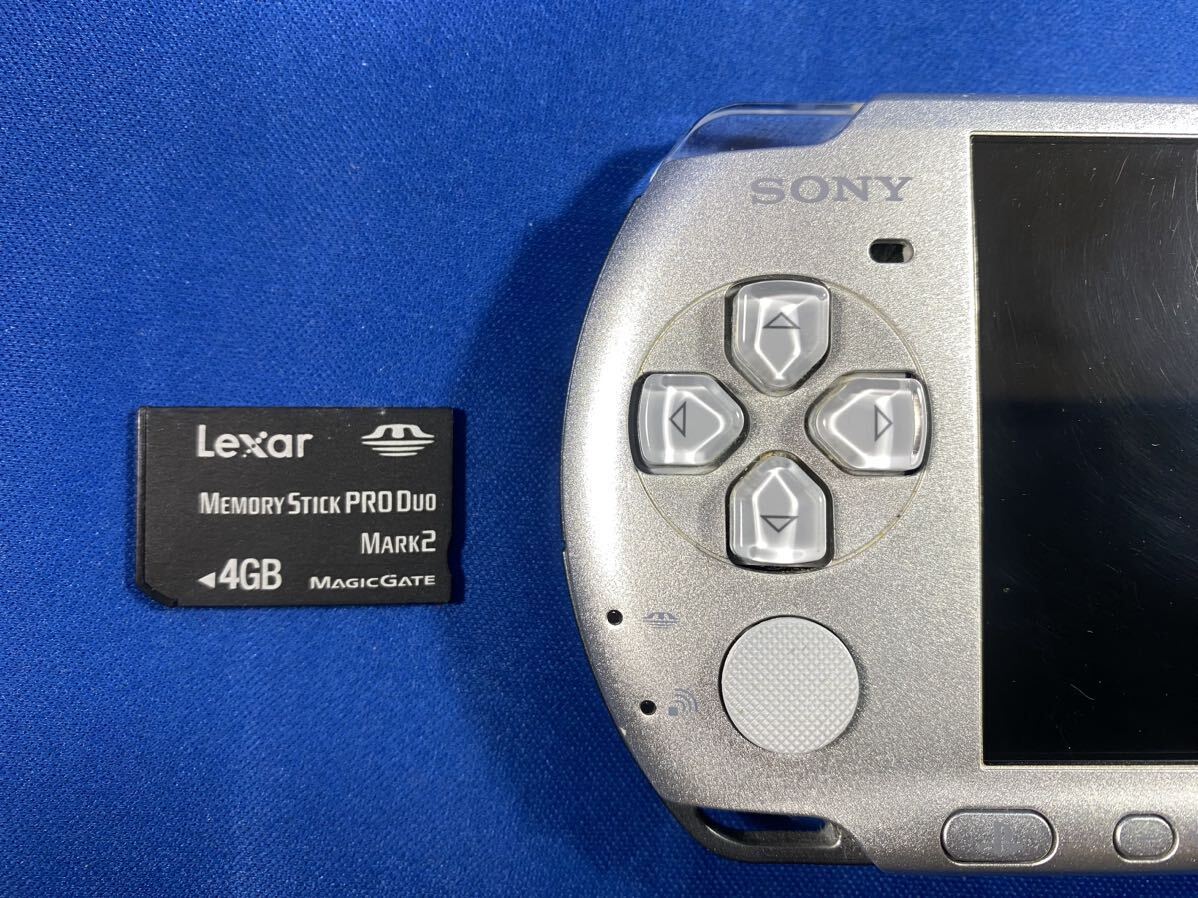 訳あり 送料込み 中古品 動作品 PSP プレイステーションポータブル PSP-3000 シルバー 本体 SONY 4GB メモリ付_画像6