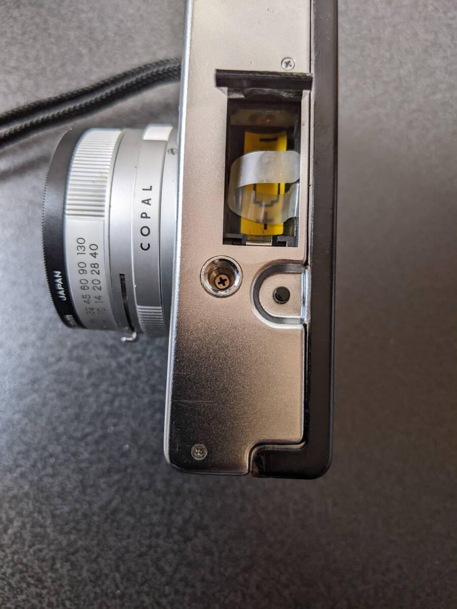 ヤシカエレクトロ35MC 絞り優先EEレンズシャッター式カメラ ゾーンフォーカス目測式 ヤシノンDXレンズ40㍉F2.8 フィルター、ストラップ付の画像10