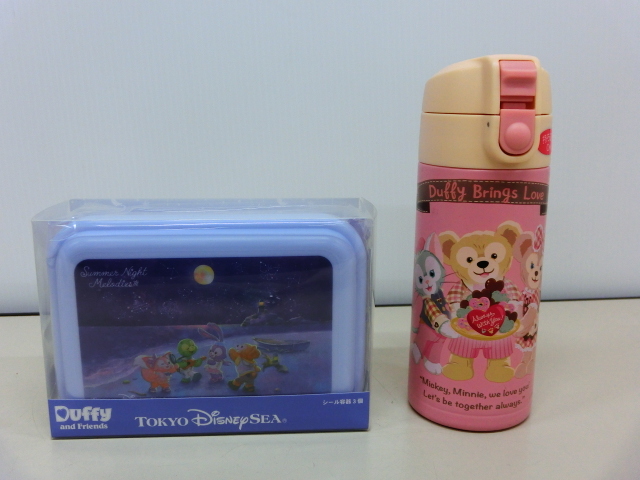 4221PMZ◎Disney ディズニー シー グッズまとめ ぬいぐるみ/シール容器セット/水筒 など◎中古の画像2