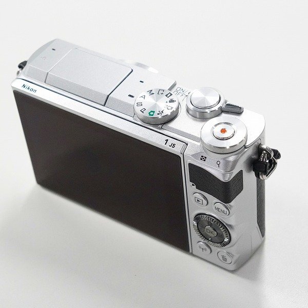 Nikon/ニコン 1 J5 ミラーレス一眼 デジタルカメラ ボディ シルバー 簡易動作確認済み /000の画像4