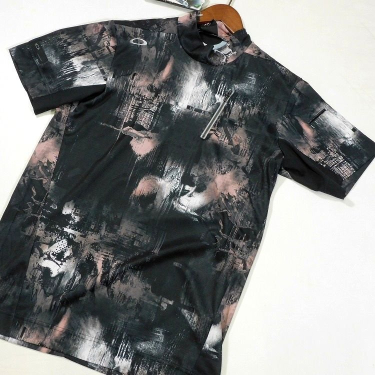 新品 定価11,000円 オークリー スカル 半袖 モックシャツ L 黒 グラフィック柄 吸汗速乾 遮熱 SKULL BLURRED MOCK SHIRT メンズ【2843】_画像2