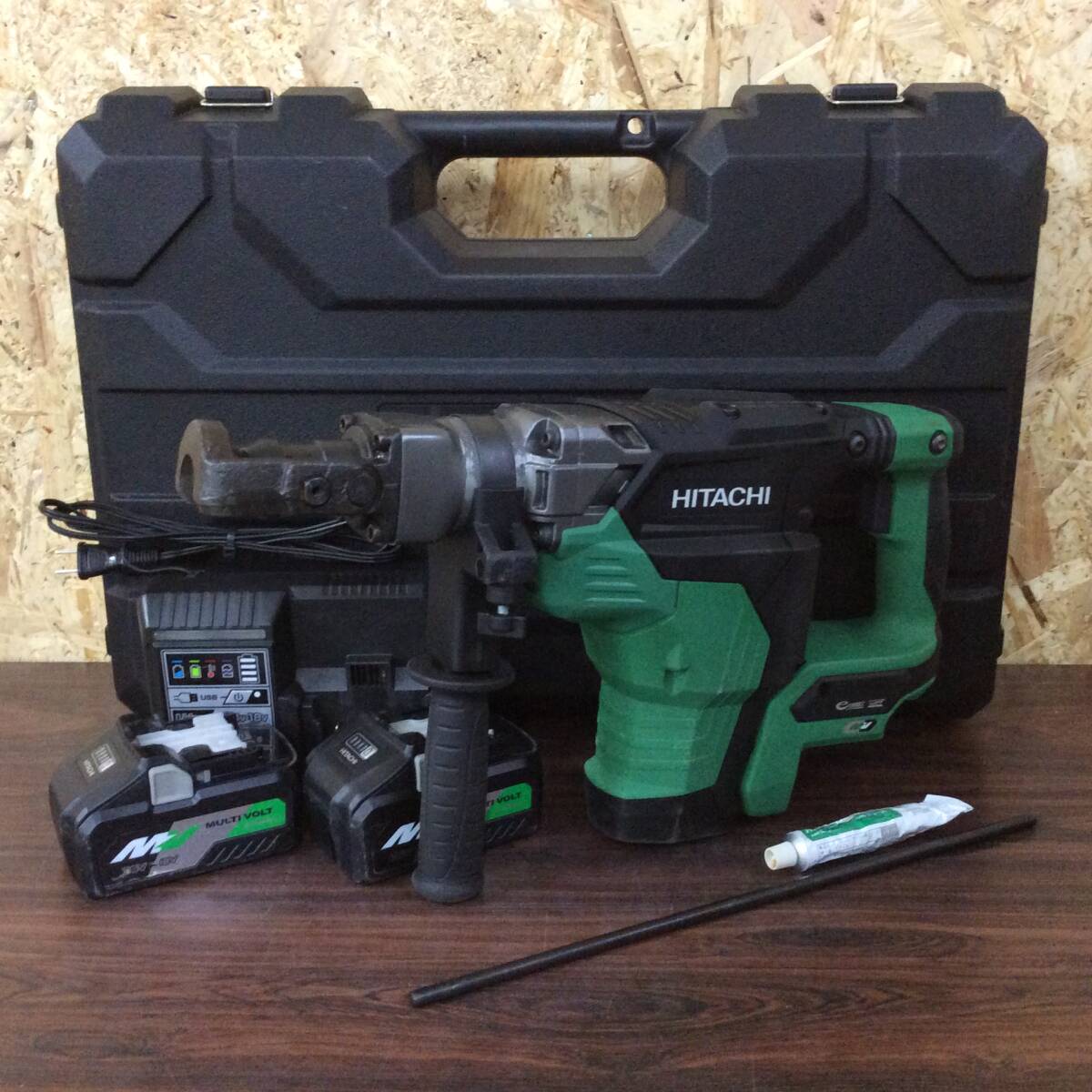 TH-1994】中古品 HITACHI 日立 40mmコードレスハンマドリル TH-1994】中古品 HITACHI 日立 40mmコードレスハンマドリル