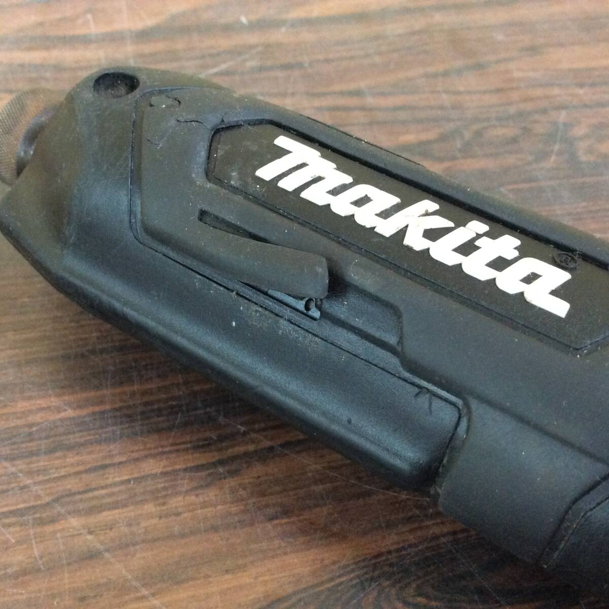 【TH-2328】中古品 makita マキタ 充電式ペンインパクトドライバ TD022D バッテリー付_画像6