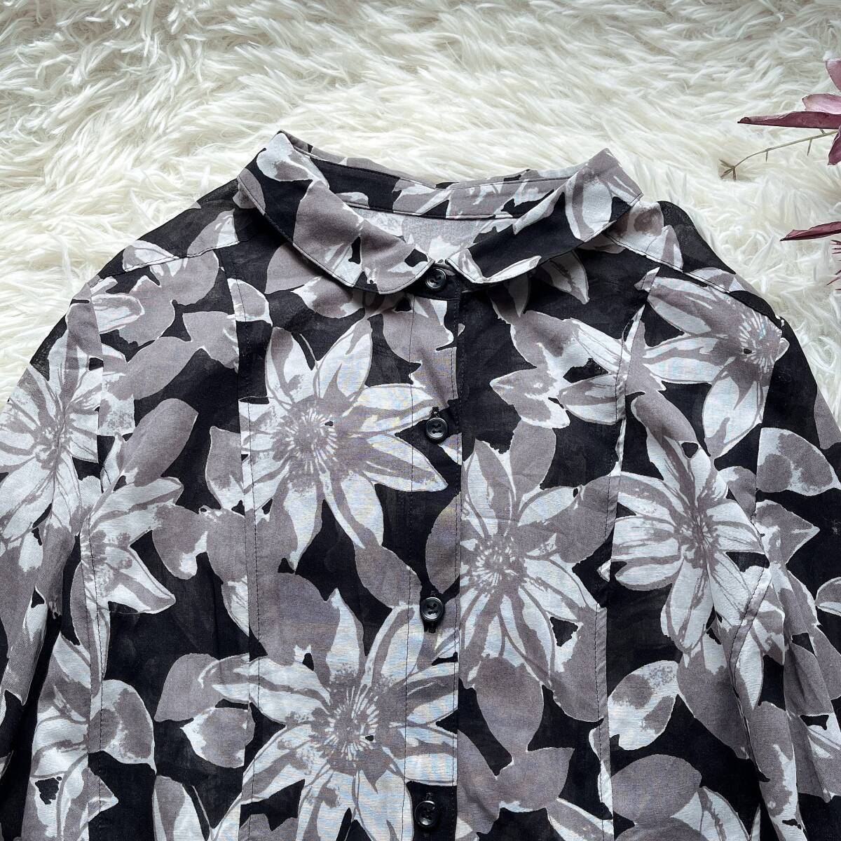 ② 日本製 ラピーヌ LAPINE BLANCHE 総柄 花柄 襟 シャツ チュニック オーバー 大きいサイズ 40の画像2