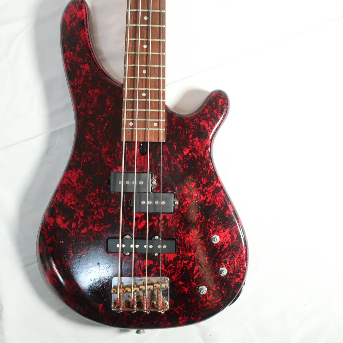 FERNANDES リボルバー エレキベース ケース付き 赤黒カラー GOTOHペグ PJタイプ 楽器/170サイズの画像3