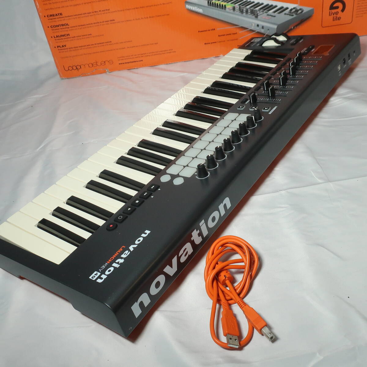 Novation LAUNCHKEY49 MIDI keyboard 49 keyboard DTMno beige .n musical instruments /140 size 