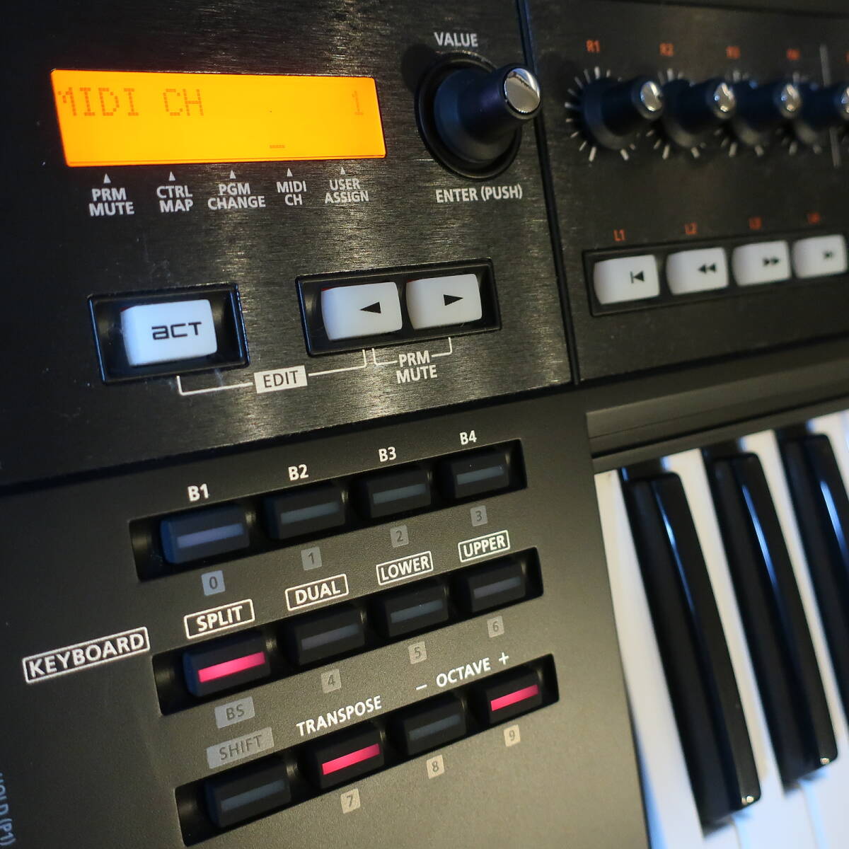 Roland A-300PRO MIDIキーボード 32鍵盤 DTM ローランド 美品 楽器/120サイズの画像2