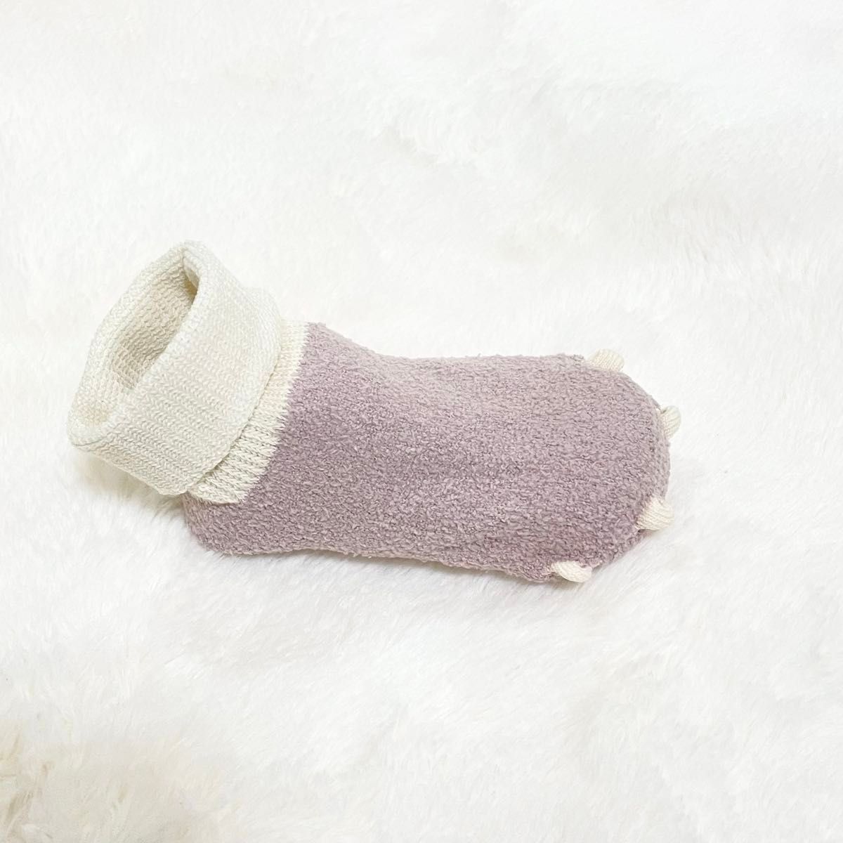 【新品】ベビーソックス　靴下　恐竜　紫ピンク2足セット　Mサイズ　3〜6ヶ月　ふわふわ　かわいい
