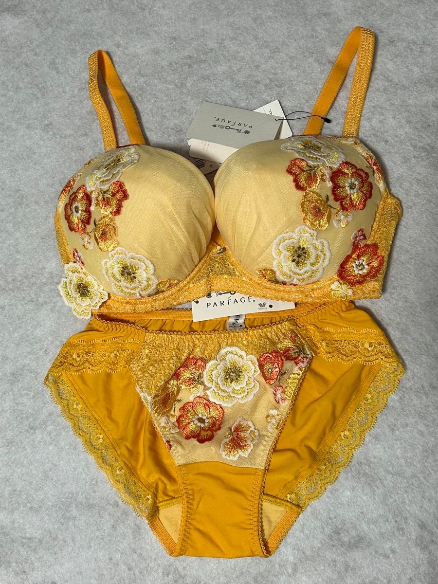 新品未使用 Wacoal ワコール パルファージュ ブラジャーショーツ 新品未使用 Wacoal ワコール パルファージュ ブラジャーショーツ