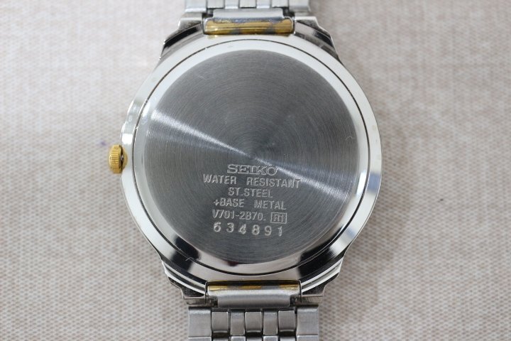 SEIKO セイコー V701-2B70. クオーツ 腕時計 動作未確認 5323