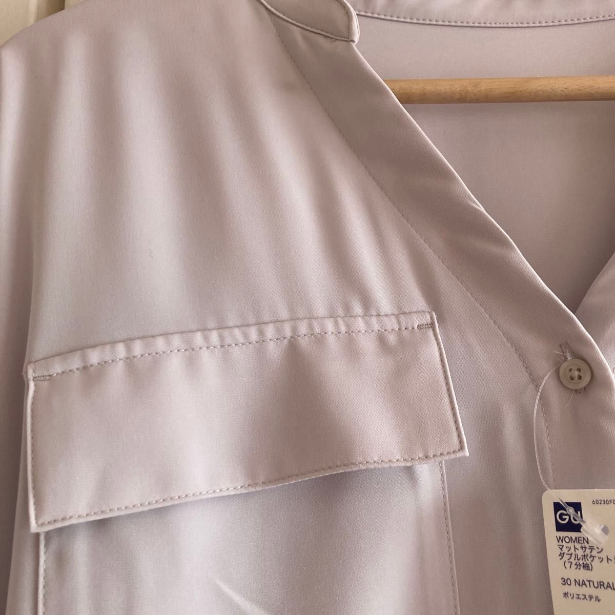 【GU】マットサテン　ダブルポケットシャツ（7分袖）新品未使用
