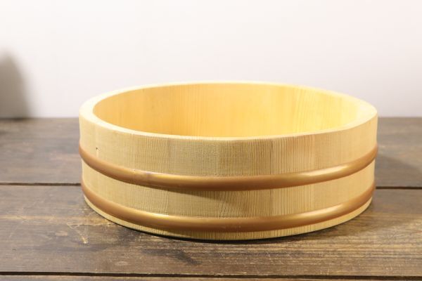 寿司桶 2点 直径26/33cm 木桶 飯切 寿司飯台 木製 銅タガ ちらし寿司 古道具 調理器具 ZA185の画像2