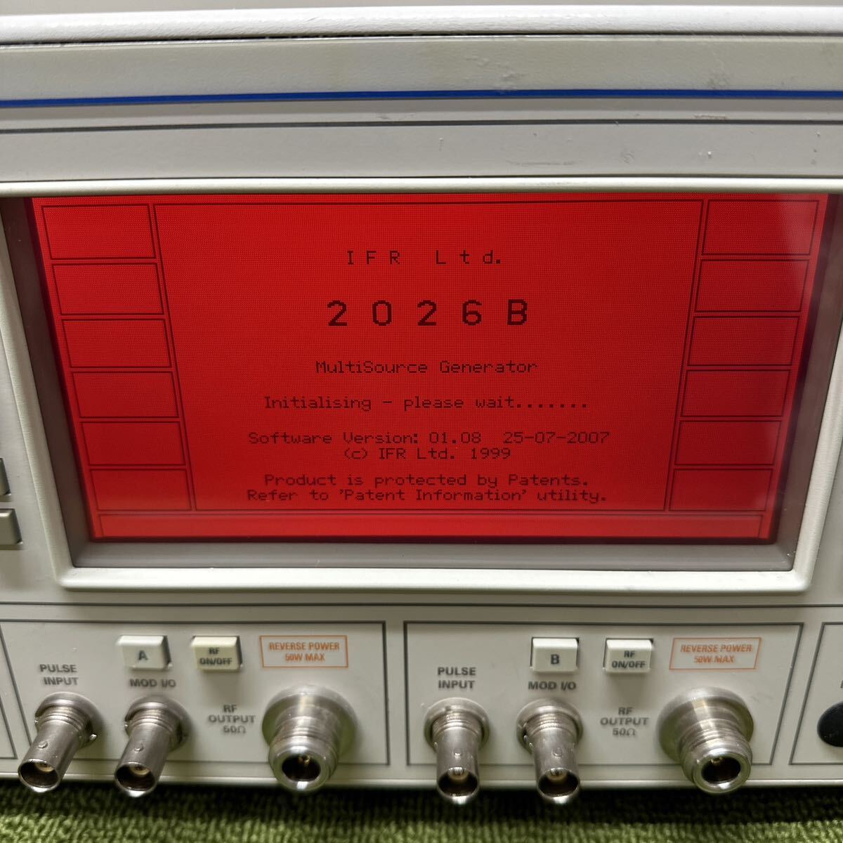 IFR「2026B」Multisource Generator 10kHz-2.51GHz の画像2