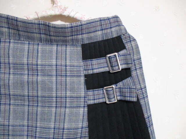 ● Lovetoxic ● ☆可愛いプリーツスカート インナーパンツ付き☆ ブルー 150㎝ 40414の画像2