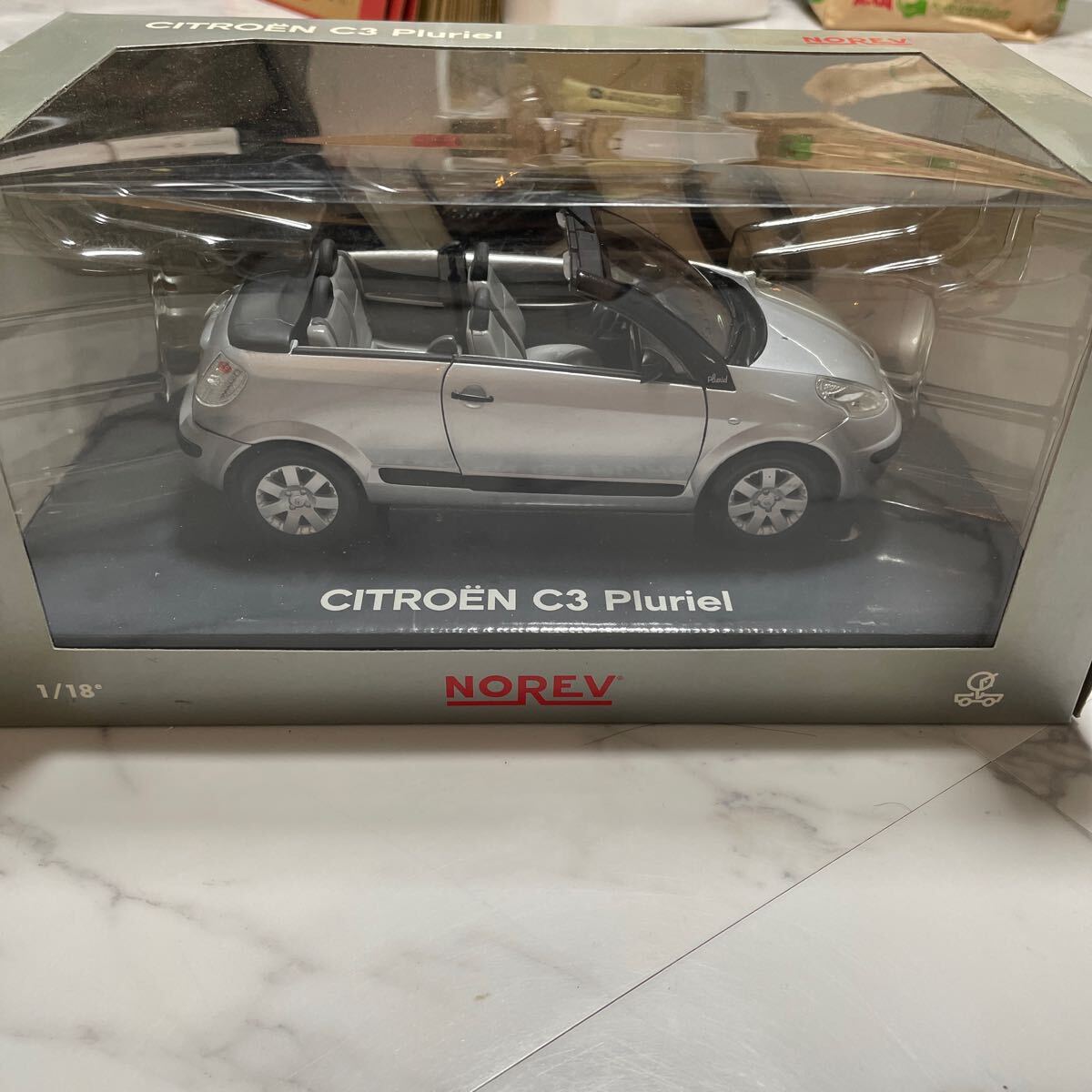 【箱付き】《1/18スケール》Citroen C3 Pluriel NOREV ノレヴ メタルダイキャスト ミニカー 模型 コレクション放出 シトロエン シルバー_画像1