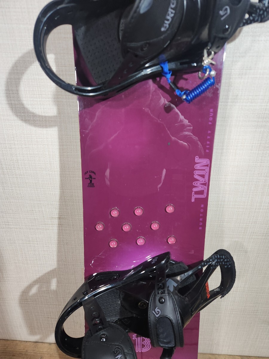 Z☆ スノーボード 板 バートン BURTON TWIN FIFTY FOUR USED スノーボードセット パープル 紫の画像3