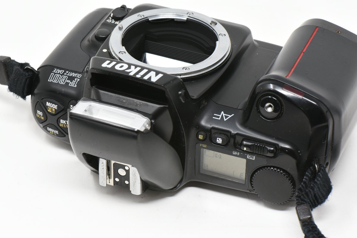 Nikon F-601 QUARTZ DATE 本体 / AF NIKKOR 35-135mm f/3.5-4.5 ズームレンズ付き ※動作確認済み、現状渡しの画像10
