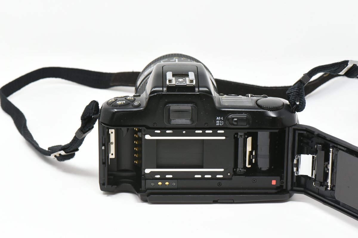 Nikon F-601 QUARTZ DATE 本体 / AF NIKKOR 35-135mm f/3.5-4.5 ズームレンズ付き ※動作確認済み、現状渡しの画像4