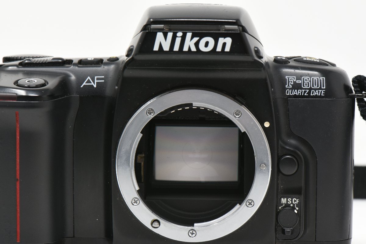 Nikon F-601 QUARTZ DATE 本体 / AF NIKKOR 35-135mm f/3.5-4.5 ズームレンズ付き ※動作確認済み、現状渡しの画像9