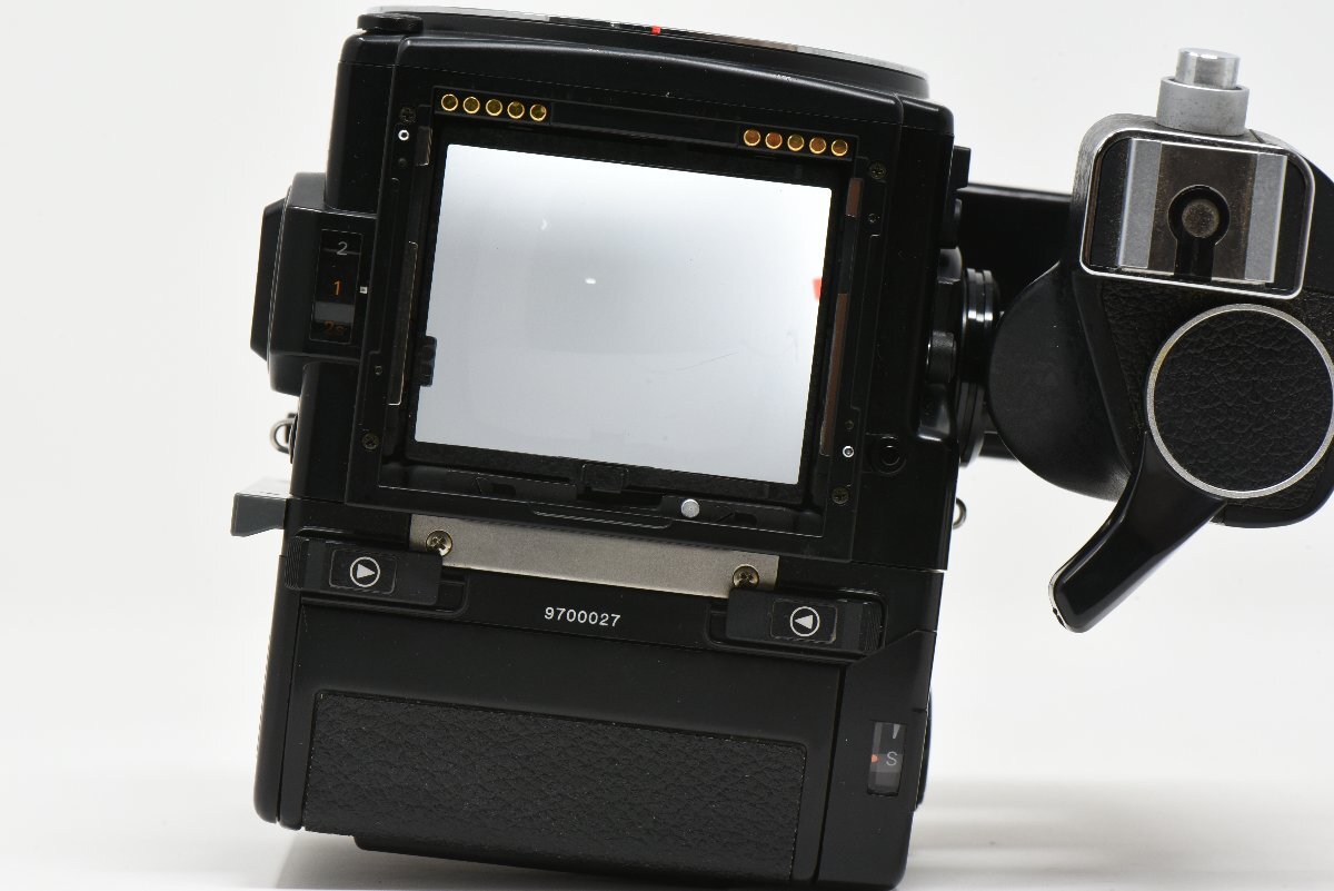 BRONICA ETRSi AE III 本体 / ZENZANON-PE 75mm f2.8 標準レンズ付き ※通電確認済み、現状渡し。の画像9