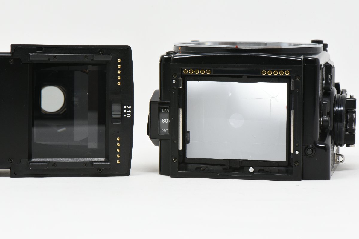 BRONICA ETRSi AE III 本体 / ZENZANON-PE 75mm f2.8 標準レンズ、アクセサリー付き ※通電確認済み、現状渡し。の画像10