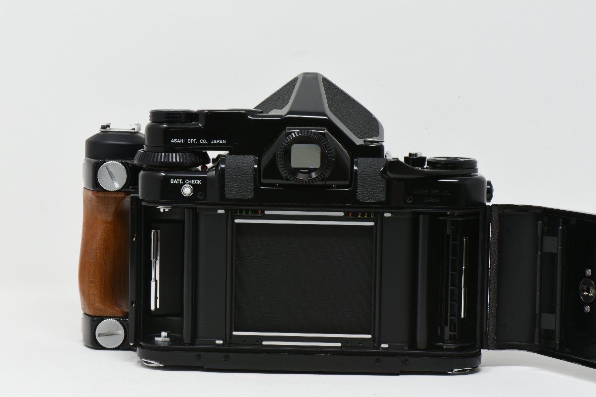 PENTAX 67 Late Model TTL 本体 / SUPER-TAKUMAR 6x7 105mm f2.4 標準レンズ付き ※通電確認済み、現状渡し。_画像7