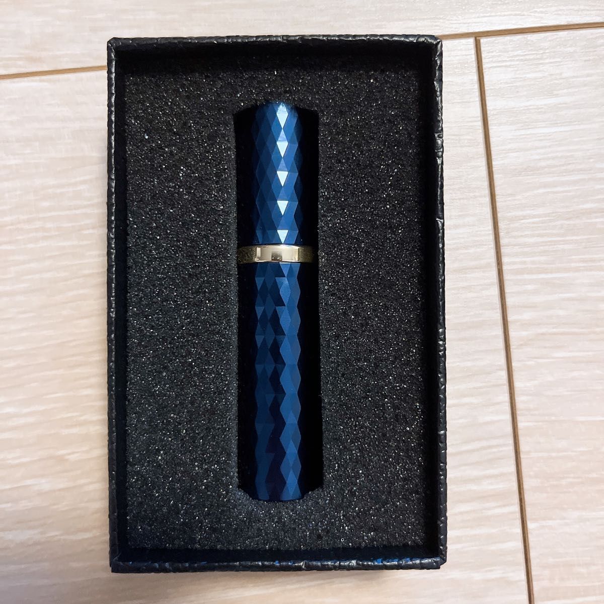 詰め替え可能 香水 噴霧器 携帯用 空 スプレーボトル ミニ ポケットサイズ 旅行香水 ディスペンサー 5ml (ブルー)