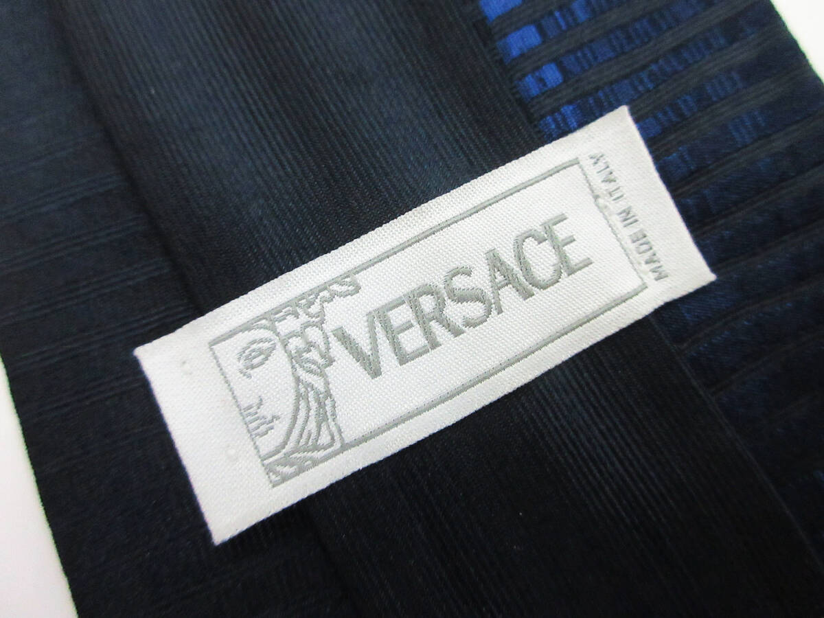 N8494[ necktie ]VERSACE Versace * navy medu-sa embroidery * silk 100%* men's fashion small articles ornament attire goods * used *