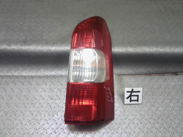 トヨタ（TOYOTA）※同梱不可※プロボックス NCP165V 右テールランプ 品番 81551-52C40_画像1