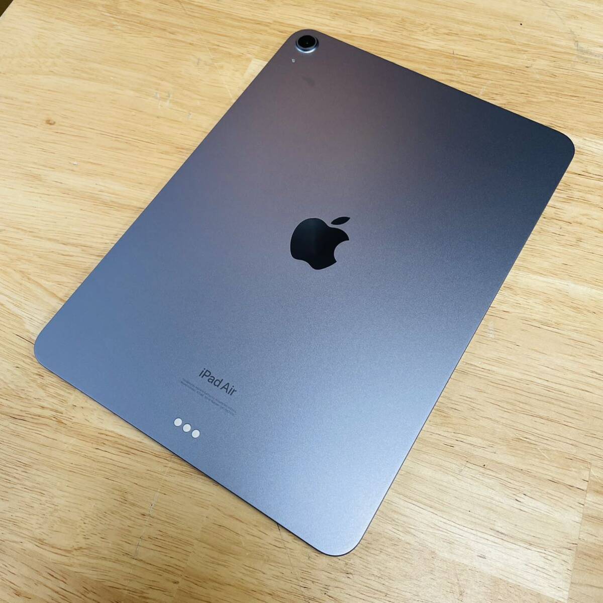 Apple iPad Air 第5世代 Wi-Fi 64GB MME23J/A パープル 箱付属品付き の画像4