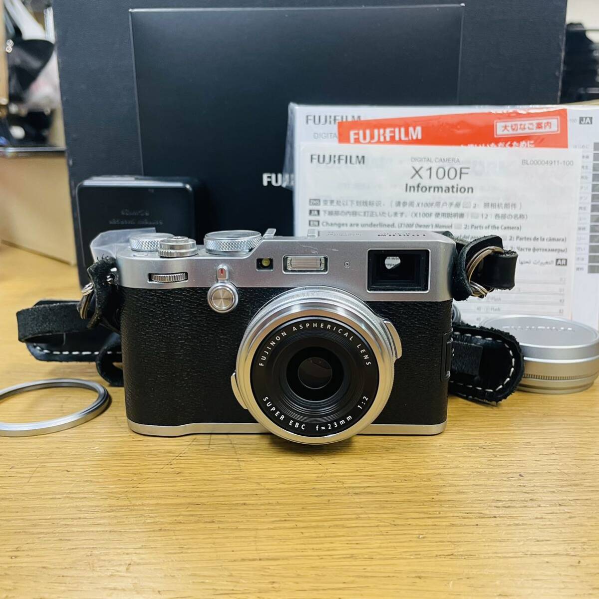 FUJIFILM(フジフイルム) X100F ショット数約3,700枚 NN1036_画像1