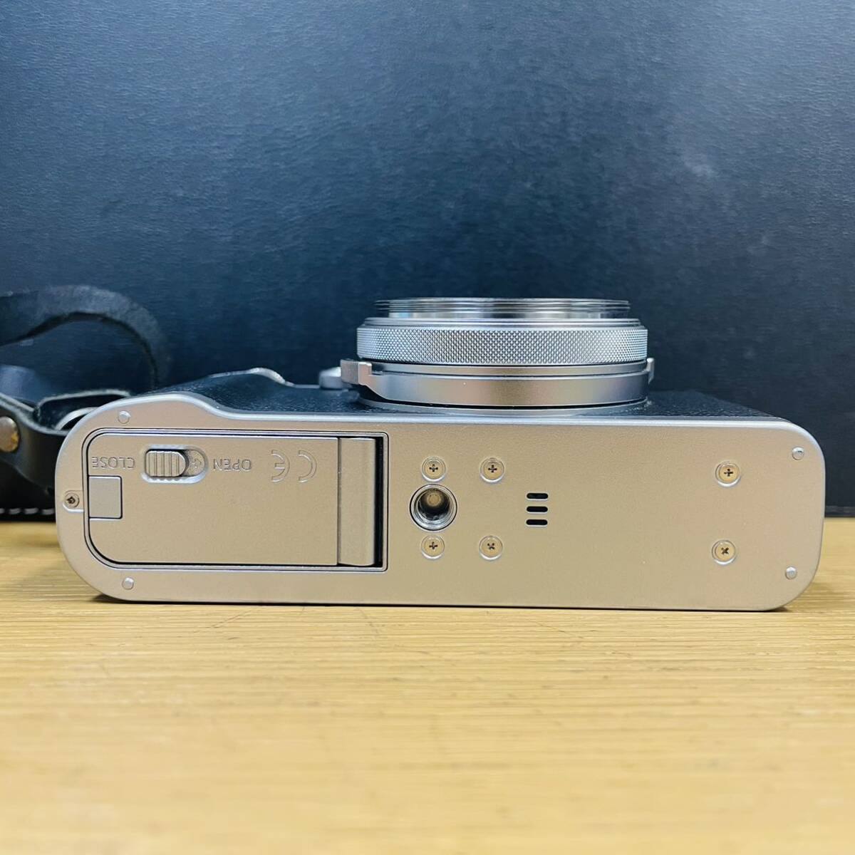 33750円 FUJIFILM(フジフイルム) X100F ショット数約3,700枚 33750円 FUJIFILM(フジフイルム) X100F ショット数約3,700枚