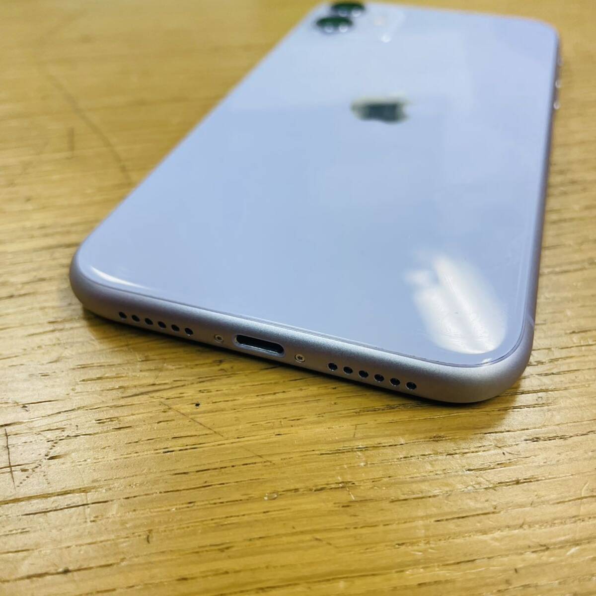 Apple iPhone 11 64GB MWLX2J/A パープル バッテリー78% 修理推奨 SIMフリー au判定◯ NN975の画像6